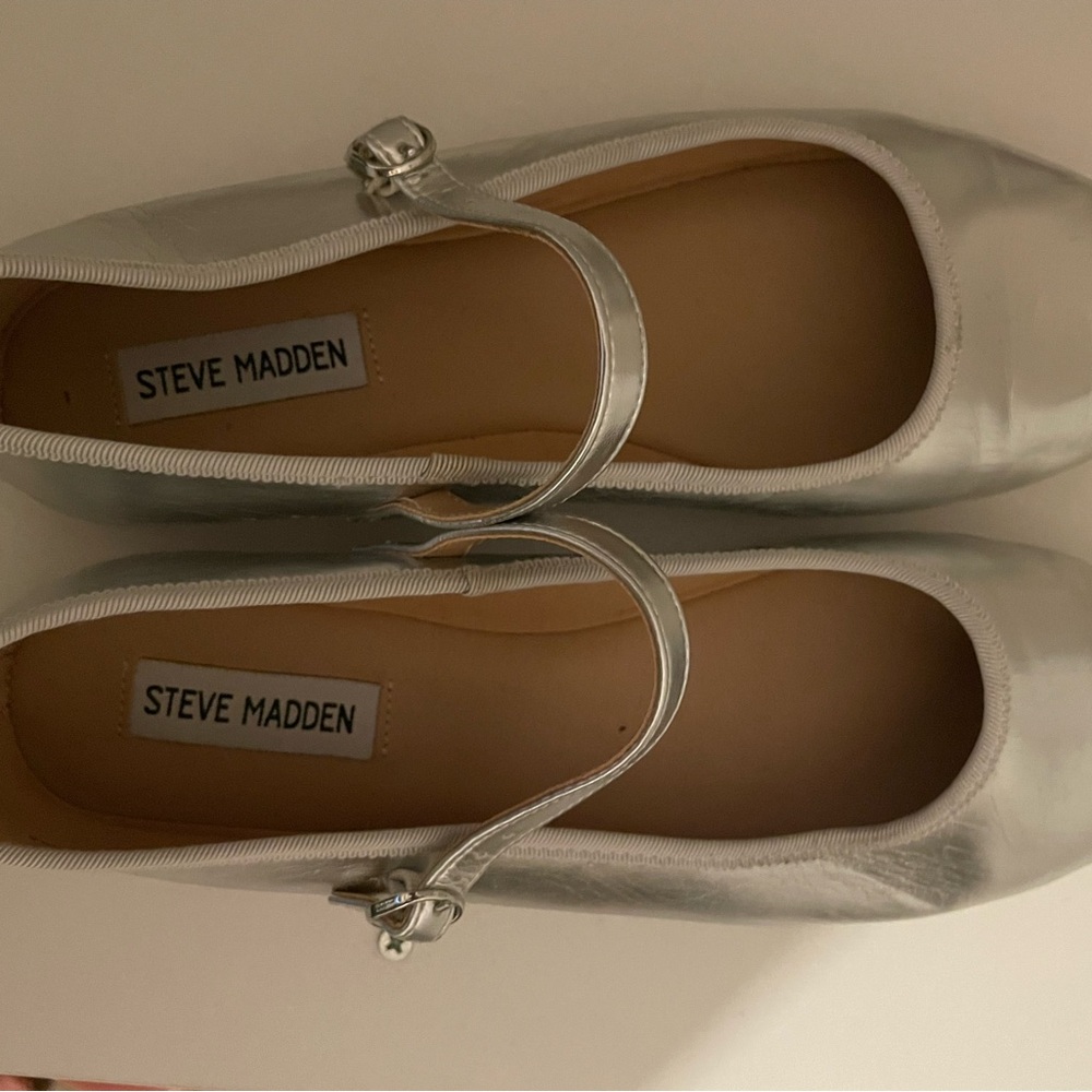 Steve Madden Metallic Silver Flats